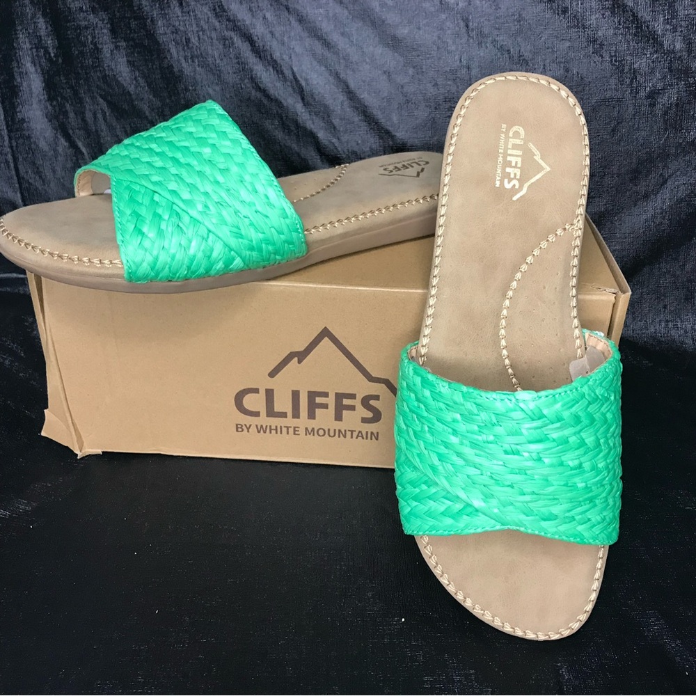 Cliffs by WHITE MOUNTAIN Raffia Green and Tan Woven Sandals sz 10